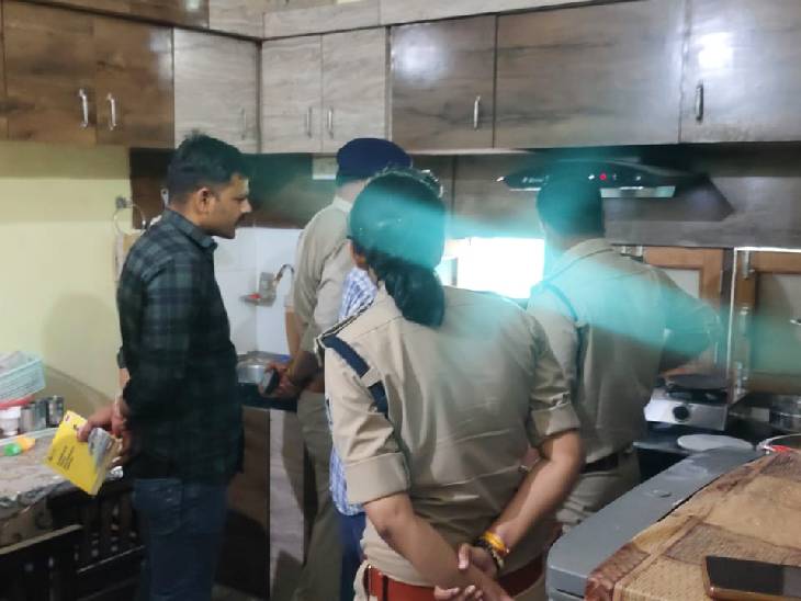 घटना के बाद पुलिस टीम मौके पर पहुंची.
