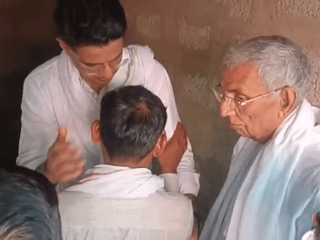 पायलट से बाते कर भावुक हुए प्रदीप के पिया
