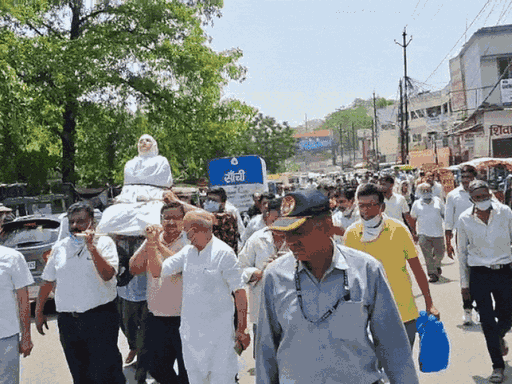 हादसे के बाद बुधवार को साध्वी का अंतिम संस्कार रीवा में ही किया गया।