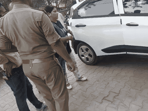 वारदात के बाद साजिदा को पुलिस ने अरेस्ट कर लिया है।