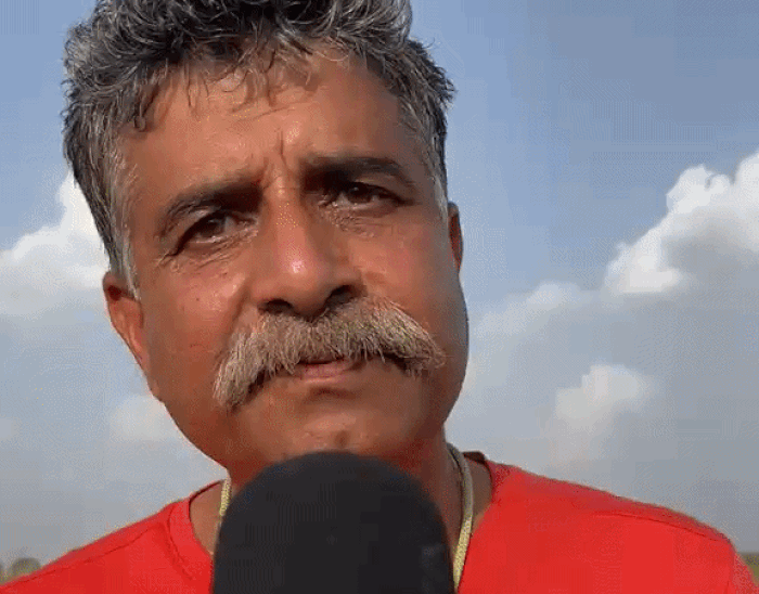 विक्रम सिंह राजवी कहते हैं- कई परिवारों ने लड़कियों को मैदान में भेजने से मना कर दिया था। काफी समझाने के बाद ही बेटियों को खेलने भेजने के लिए राजी हुए।