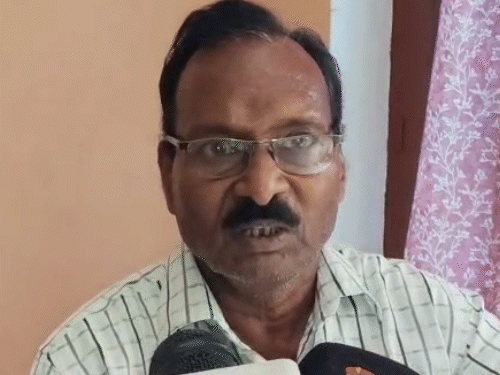 पड़ोसी विनोद कुमार माधौरिया ने बताया- परिवार आगरा घूमने गया था। इस दौरान जिप लाइन से बच्चा गिर गया।