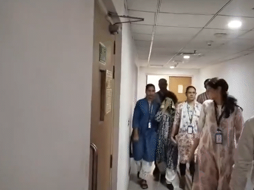 मनीषा संजय हवलदार को दिल्ली की राउज एवेन्यू कोर्ट में पेश किया गया।
