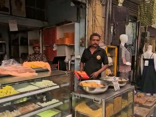 व्यापारियों का कहना है इस साल गर्मी बहुत ज्यादा है। इस कारण लोकल डिमांड भी कम हो गई है।