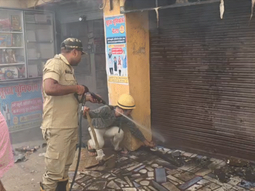 Aurangabad Textile Shop Fire | Rs 20 Lakh Loss