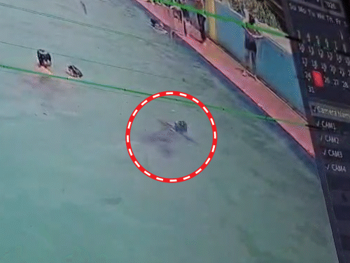 Scene 3- Sohil tried to swim to the shore, but 4 seconds later he sank down in the water.