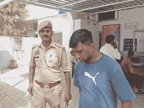आरोपी को अरेस्ट कर पुलिस ने जेल भेज दिया है।
