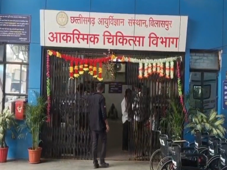 घायल पति को इलाज के लिए सिम्स अस्पताल में एडमिट किया गया है।