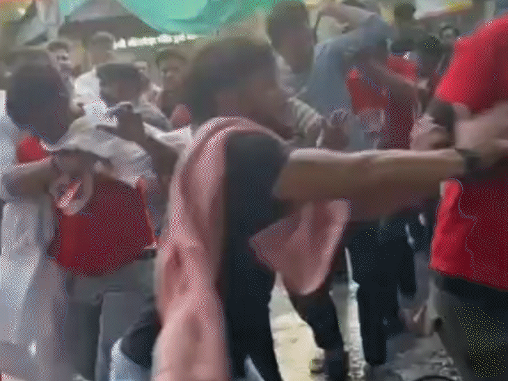 घटना के बाद दोनों पक्षों ने एक-दूसरे पर बदसलूकी का आरोप लगाया.