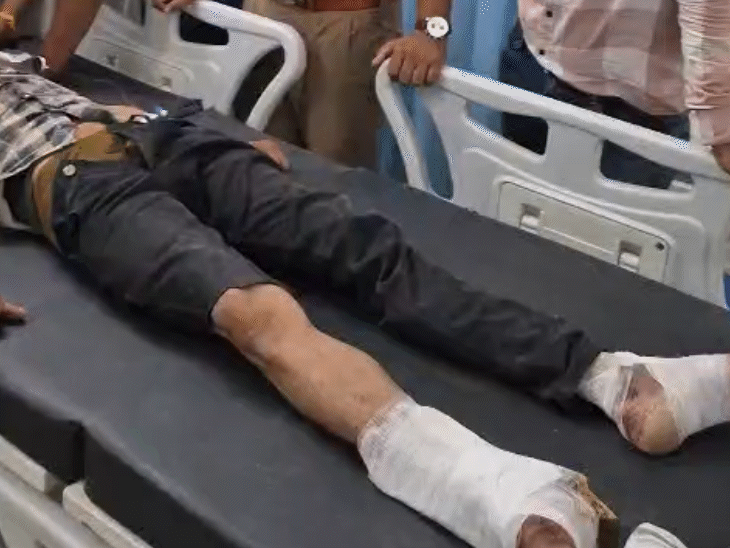 पुलिस गिरफ्तार करने पहुंची तो आरोपी ने मंदिर की छत से छलांग लगा दी. दोनों पैर टूट गये.