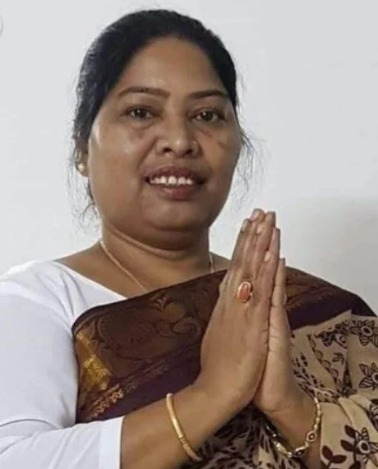 मुख्यमंत्री की बड़ी बहन अंजलि सोरेन ओडिशा में सक्रिय राजनीति में जुड़ी हुई हैं।