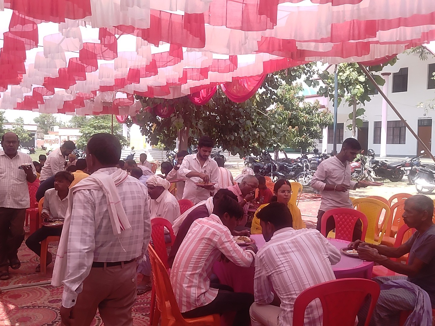Jamunaha SDM Sanjay Rai Inaugurates Bhandara by Lekhpal Sangh