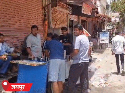 जयपुर में सामाजिक संगठनों और स्थानीय लोगों द्वारा जगह-जगह प्याऊ लगाकर राहगीरों को ठंडा पानी पिलाया गया।