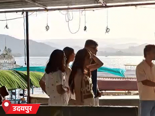 उदयपुर में घूमने पहुंचे लोग गर्मी से परेशान दिखे। इन दिनों शहर में टूरिस्ट की संख्या काफी कम है।