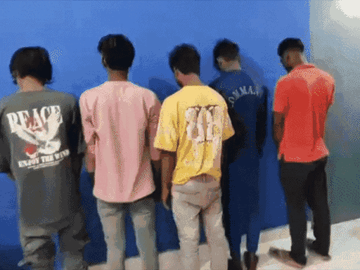 मामले में पुलिस ने बॉयफ्रेंड समेत 5 लड़कों को गिरफ्तार किया है।