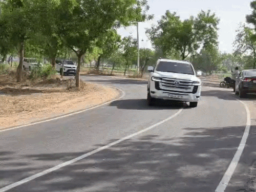 नेजिया के रास्ते से सिरसा डेरे में एंट्री करते हुए काफिले के साथ राम रहीम