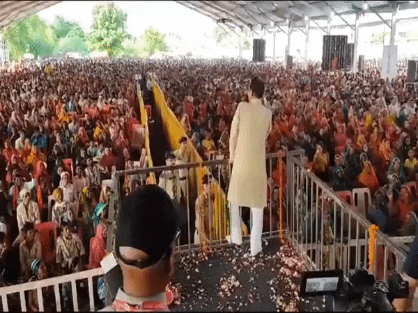 1 अक्टूबर 2023 को सीहोर जिले के लाड़कुई में जनसभा को संबोधित करते हुए तत्कालीन सीएम शिवराज सिंह चौहान।