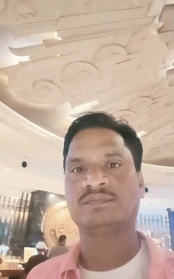 यह रील गोल्ड सिनेमा की है। इसमें फिल्म देखने की खुशी, पिता का बेटे के कंधे पर मजबूत हाथ और दोनों के चेहरों का वो सुकून... सब कुछ है। बस अब कुनाल इस दुनिया में नहीं है।