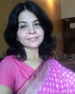 नीलम कई डिपार्टमेंट में प्रिंसिपल सेक्रेटरी, डायरेक्टर और डिप्टी चेयरमैन रह चुकी हैं।