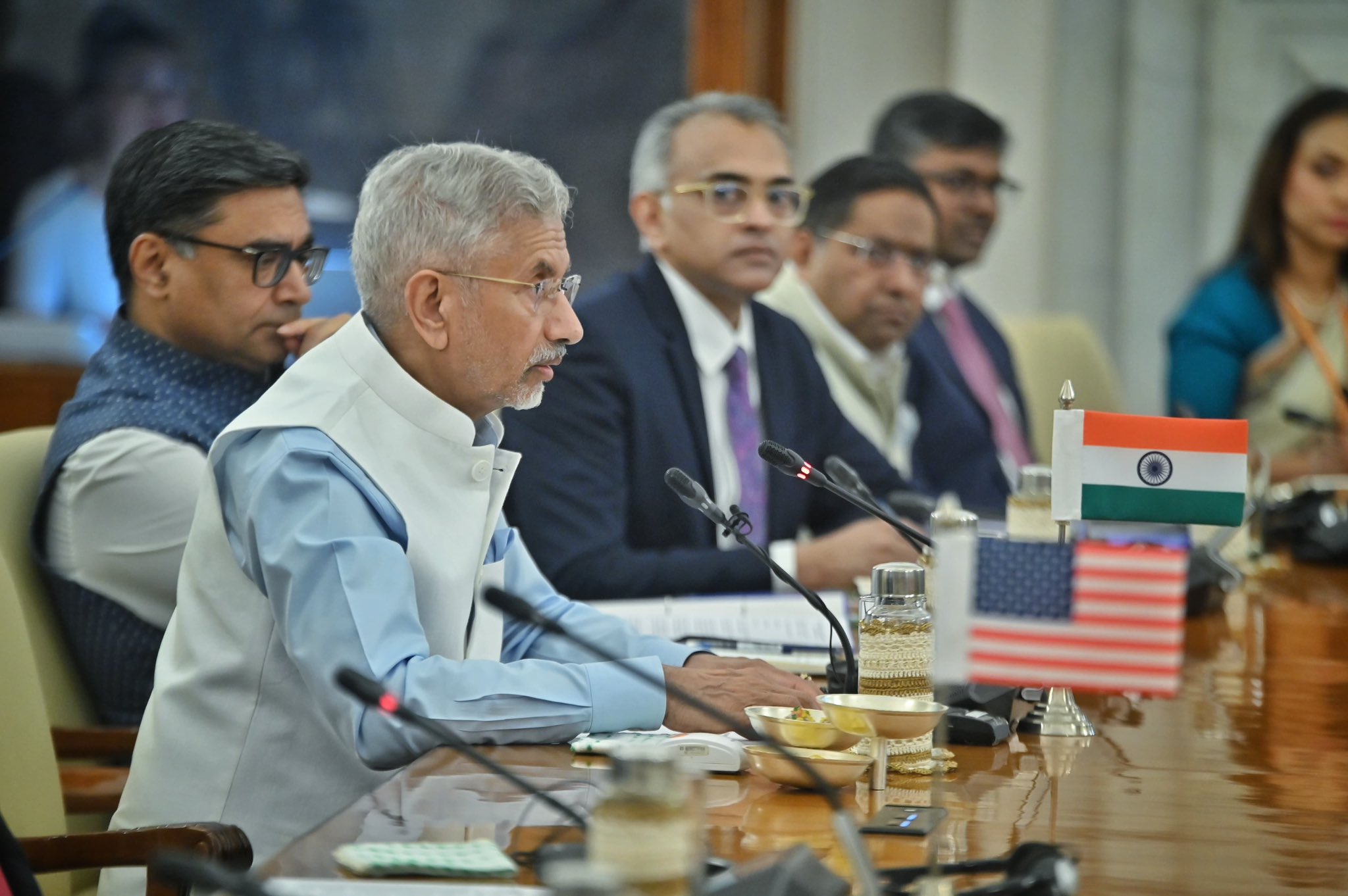 भारतीय विदेश मंत्री जयशंकर ने नई दिल्ली में मंगलवार को हुए क्वाड समिट में इंडो-पैसेफिक इलाके की चिंताओं का जिक्र किया। उन्होंने कहा कि इसके लिए रणनीतिक भरोसे को मजबूत करना, समुद्री सुरक्षा तय करना जरूरी है।