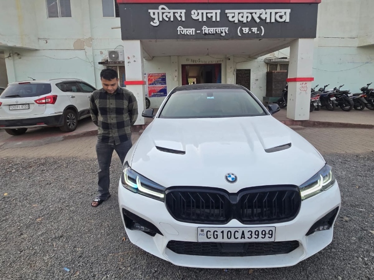 पुलिस ने युवक प्रतीक लूथर (36) की कार थाने में खड़ी करवाई।