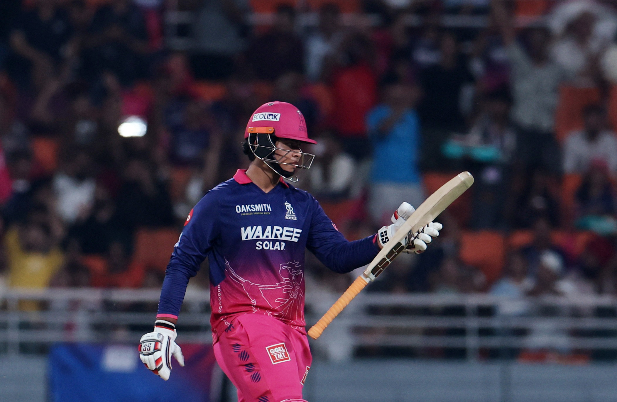 वैभव ने 16 गेंद पर IPL प्लेऑफ की सबसे तेज फिफ्टी लगाई।