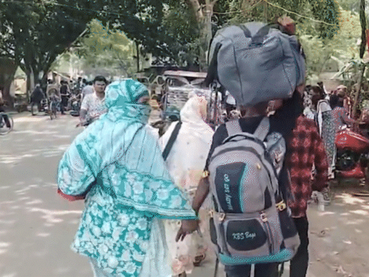 पश्चिम बंगाल के CM शुभेंदु अधिकारी के बयान के बाद 26 मई को 100 से ज्यादा विदेशी नागरिक नॉर्थ 24 परगना जिले में मौजूद हकीमपुर चेक पोस्ट पर पहुंचने लगे।