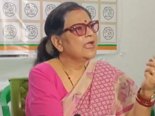 काकोली घोष TMC की महिला विंग की अध्यक्ष थीं।