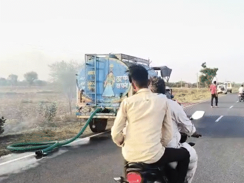 जानकारी के अनुसार रामसिंह चौधरी और उनकी मां बोराड़ा के सरपंच रहे थे। घटना की जानकारी मिलते ही बड़ी संख्या में ग्रामीण मौके पर पहुंचे थे।