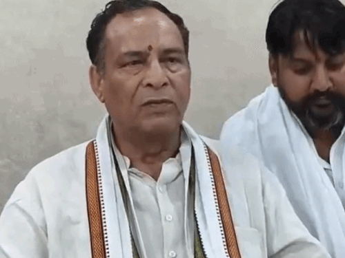 मोहन लाल बड़ौली और कुलदीप बिश्नोई।