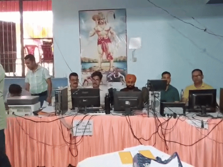 पठानकोट में काउंटिंग से पहले रिहर्सल करवाई गई।