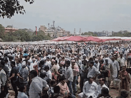 यूपी के 30 हजार टीचरों ने TET अनिवार्यता के खिलाफ 2 महीने पहले दिल्ली के रामलीला मैदान में प्रदर्शन किया था।