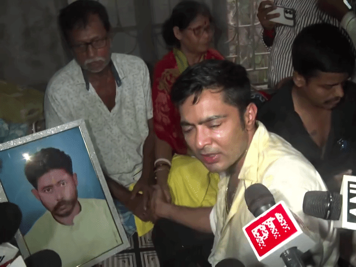 अभिषेक चुनाव के बाद हिंसा में मारे गए TMC कार्यकर्ता के परिवार से मिले।