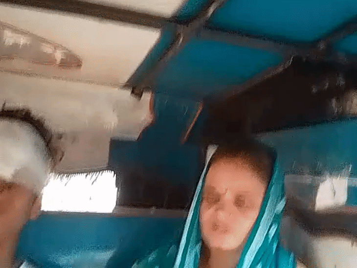 कुत्ते के काटने से इस बच्चे के सिर की चमड़ी उड़ गई और उसे 28 टांके आए.