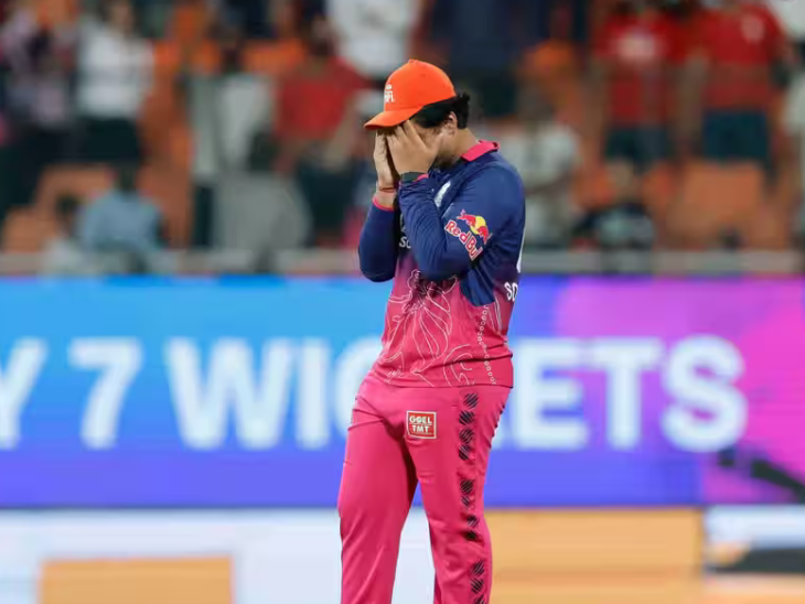 ऑरेंज कैप पहने सूर्यवंशी हार के बाद रो पड़े। वे डगआउट में भी काफी निराश दिखे।