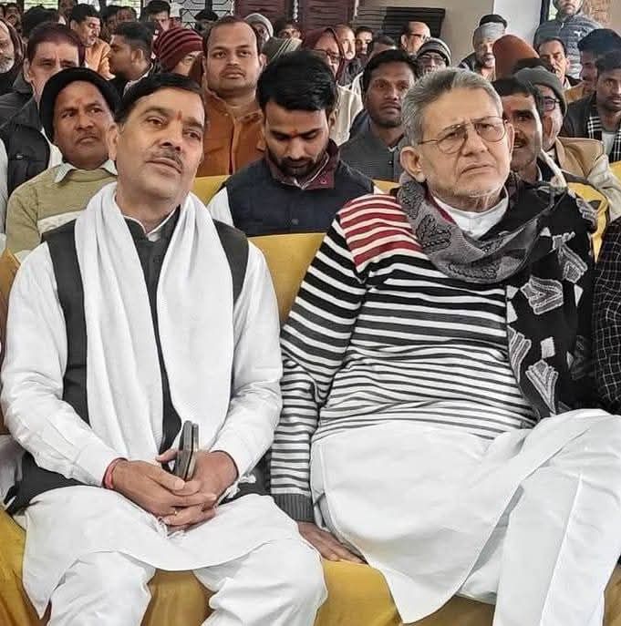 -अवधेश नायक और राजेंद्र भारती।