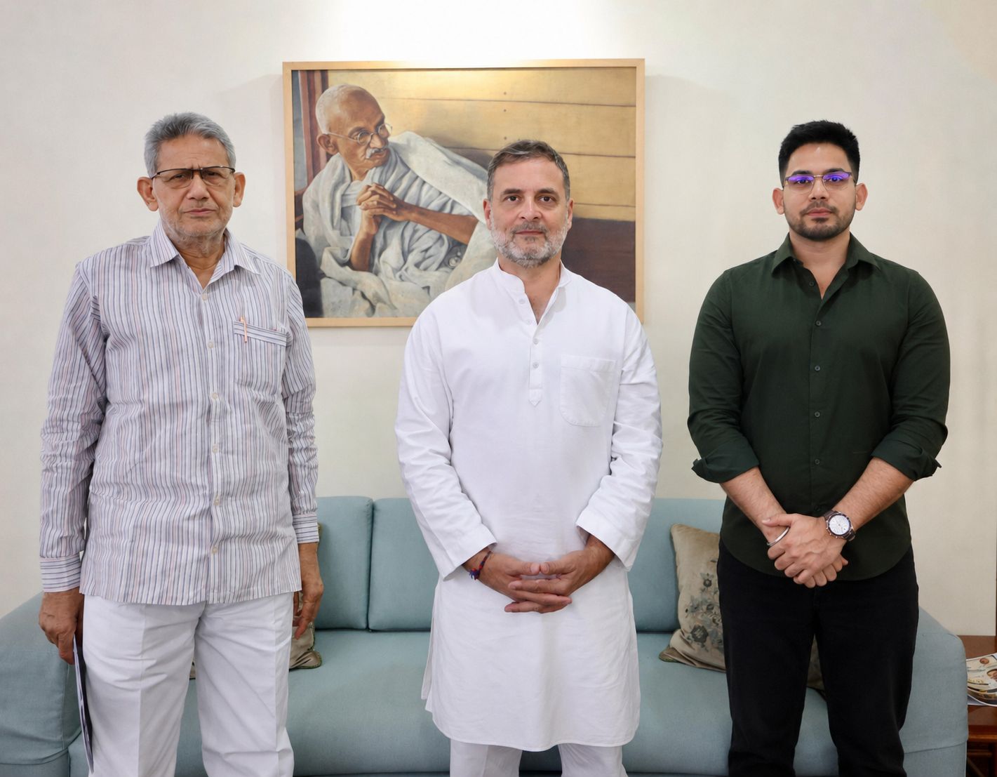 16 मई को राजेंद्र भारती अपने बेटे के साथ दिल्ली में राहुल गांधी से मिले थे.