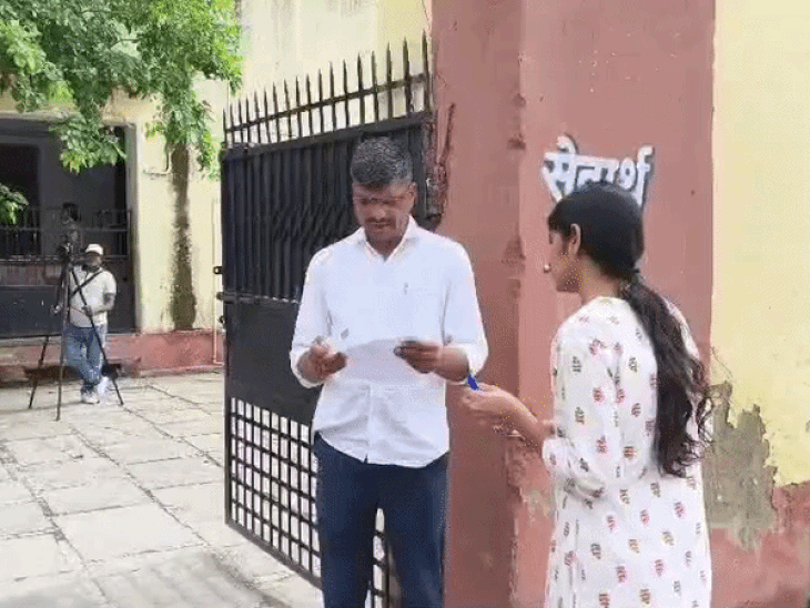 एग्जाम शुरू होने से एक घंटे पहले एंट्री कर दी गई बंद।