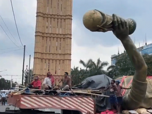 मूर्ति लगाने के लिए नई जगह की तलाश की जा रही है