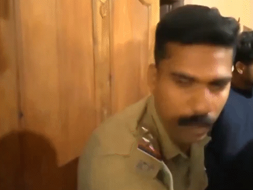 31 मई को केरल पुलिस आरोपी अश्कर को उसके किराए के घर ले गई, जहां बच्चे के साथ मारपीट की गई.
