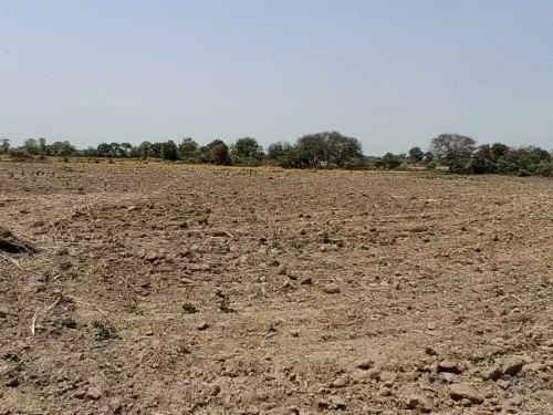 फाइलों में इस स्थान पर दो तालाबों का निर्माण दर्शाया गया है।
