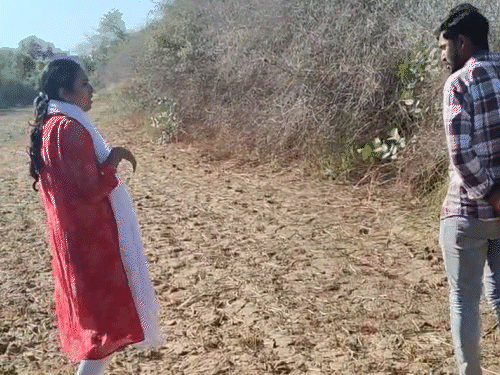 सीईओ सुनीता शर्मा जब पहुंचीं तो उन्हें तालाब की जगह जुता हुआ खेत मिला।