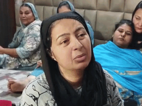 जगदीप सिंह की बहन ने कहा कि सरकारें सिर्फ आश्वासन देती हैं।