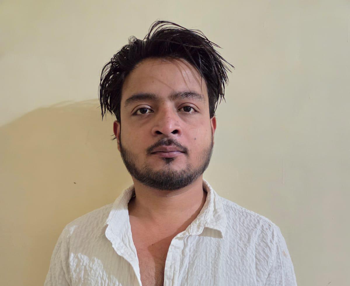 चोरी के आभूषण खरीदने के आरोप में आभूषण व्यवसायी विवेक सोनी को भी गिरफ्तार किया गया है