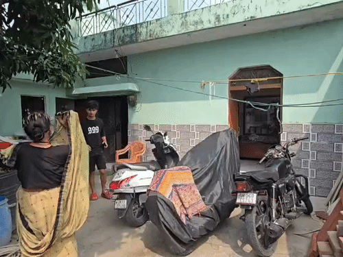 रामनगर (चिल्किया) में बबीता पांडे का घर।