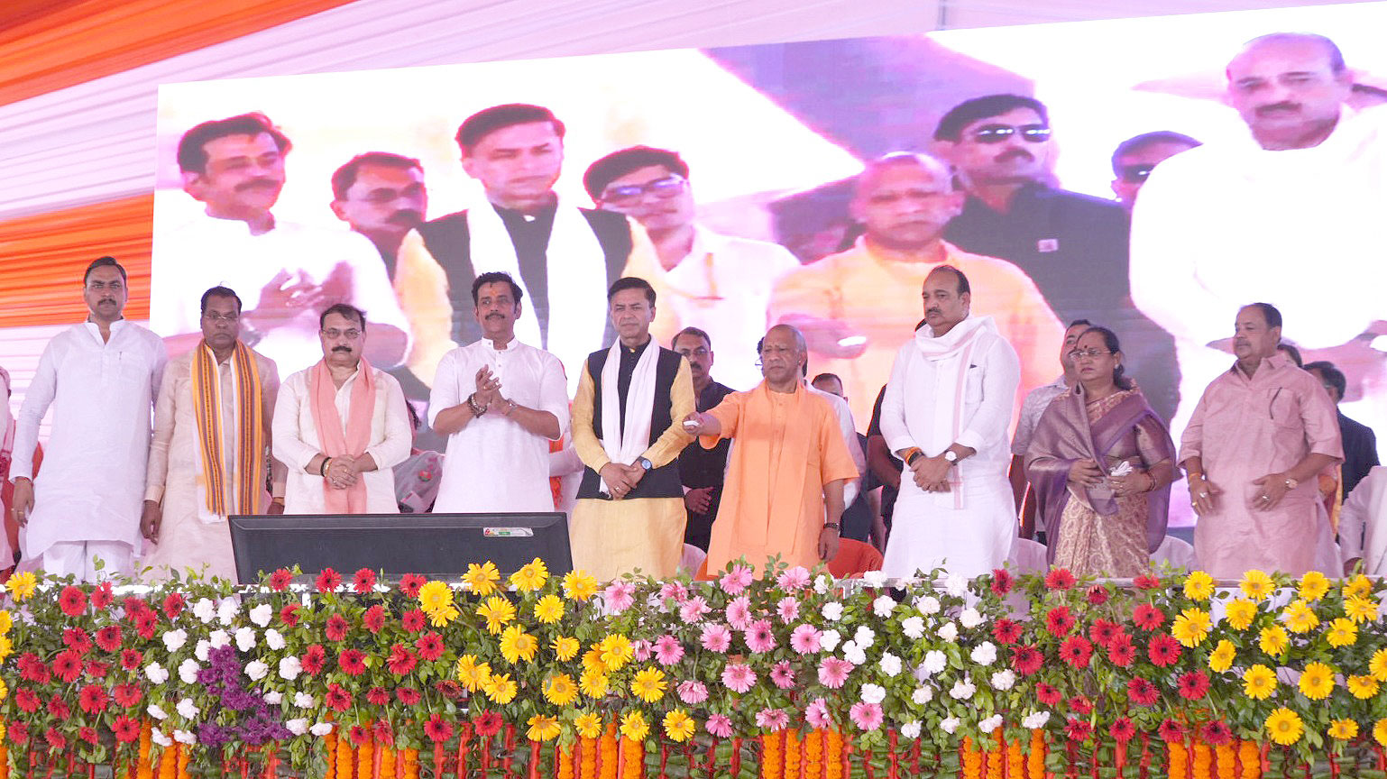 CM Yogi Inaugurates 278 Projects Worth ₹424 Cr in Kushinagar