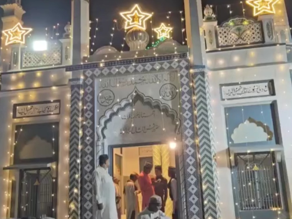 Raksaha Sharif Urs: Devotees Pray for Peace; Sufi Shamsul Masayek ...