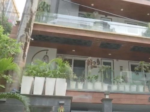 फ्लरिश स्टे होटल के मालिक लौकेश बजाज का बंगला।