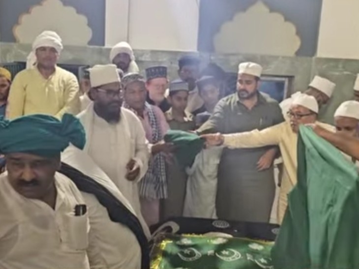 Raksaha Sharif Urs: Devotees Pray for Peace; Sufi Shamsul Masayek ...