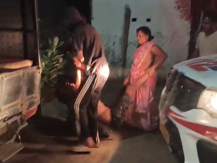 घायल लखन को ऑटो से बैहर अस्पताल ले जाया गया।
